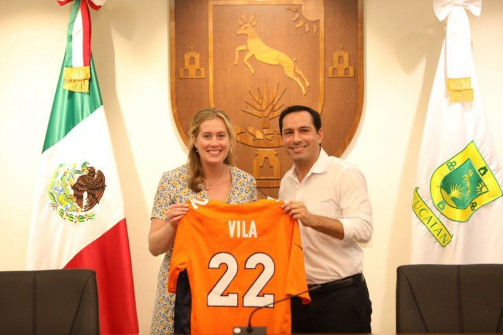 Vila Dosal tuvo reunión de seguimiento con directivos de la NFL